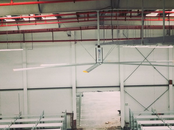 瑞泰風(fēng)工業(yè)大風(fēng)扇來進(jìn)行降溫通風(fēng)有什么作用？